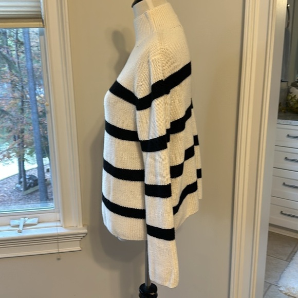 Banana Republic Mock Neck Black & Cream Stripe Sweater, Wool Blend, Size Medium - Picture 5 of 9
